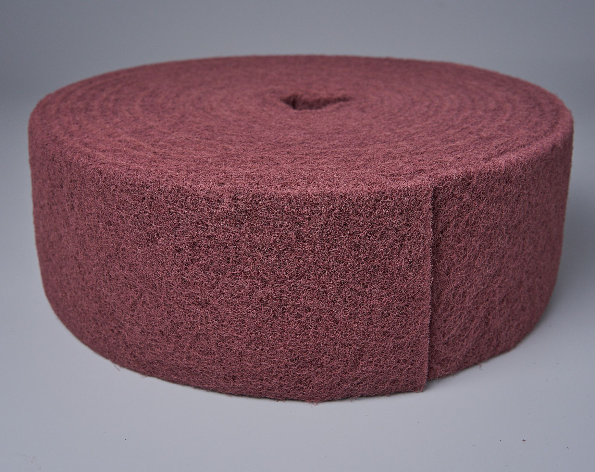 Скотч брайт (Scotch-Brite) профессиональный N7056.6921.1 Very Fine рулон, 100мм х 10м, красный 9327.7238.6921, упаковка 1 шт.